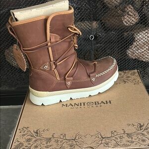 Manitobah Mukluks Women's Brown Winter Boots  NWT